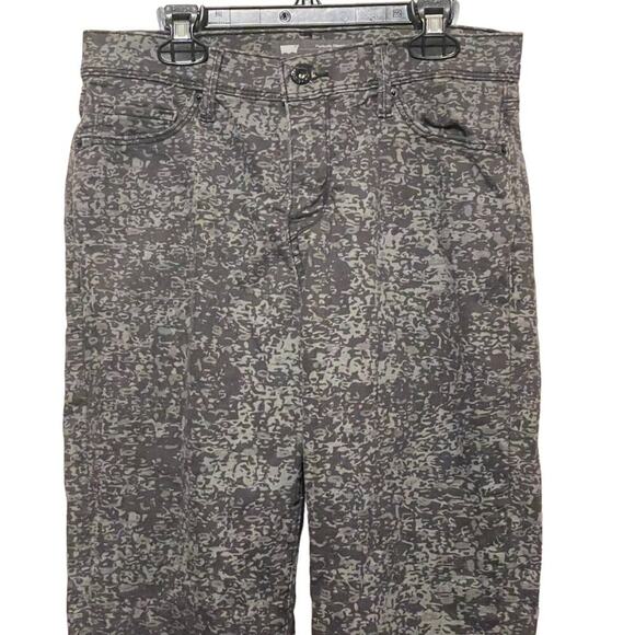 Levi's Dark Camo Perfectly Slimming 512 Straight Leg - Picture 3 of 10